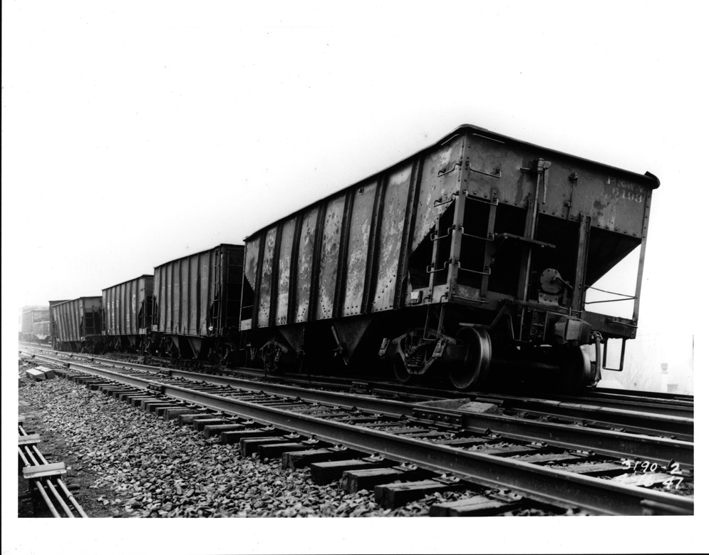 Nice end view of another U Channel hopper with different style brake design.   Longview Shops Collection.